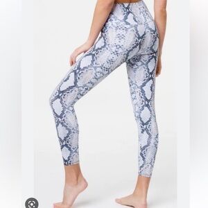Onzie Snake Print Legging on White Size XS